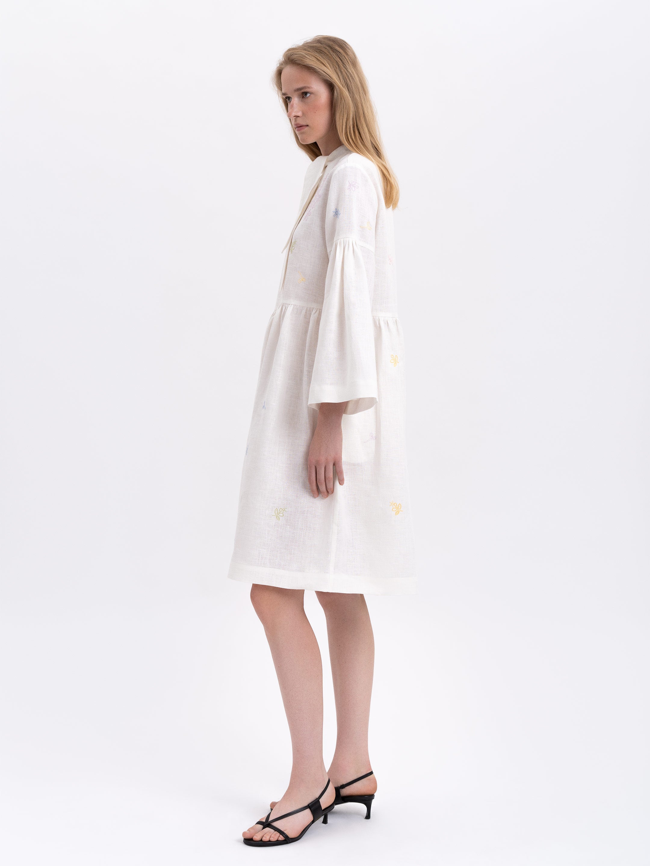 Embroidered dress with ribbon collar "Irys"