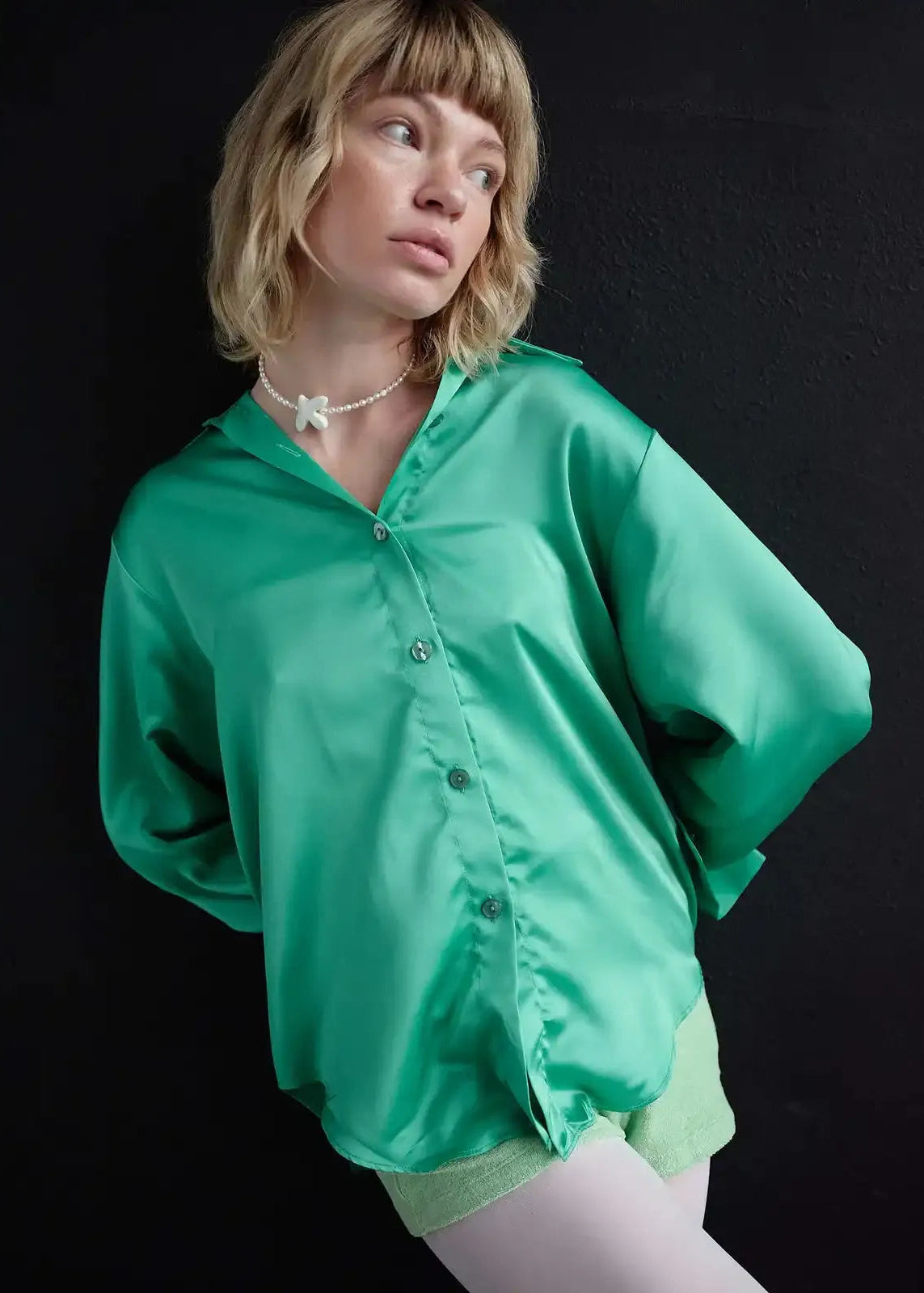 Намисто "Мирні" з овальними перлами та голубом