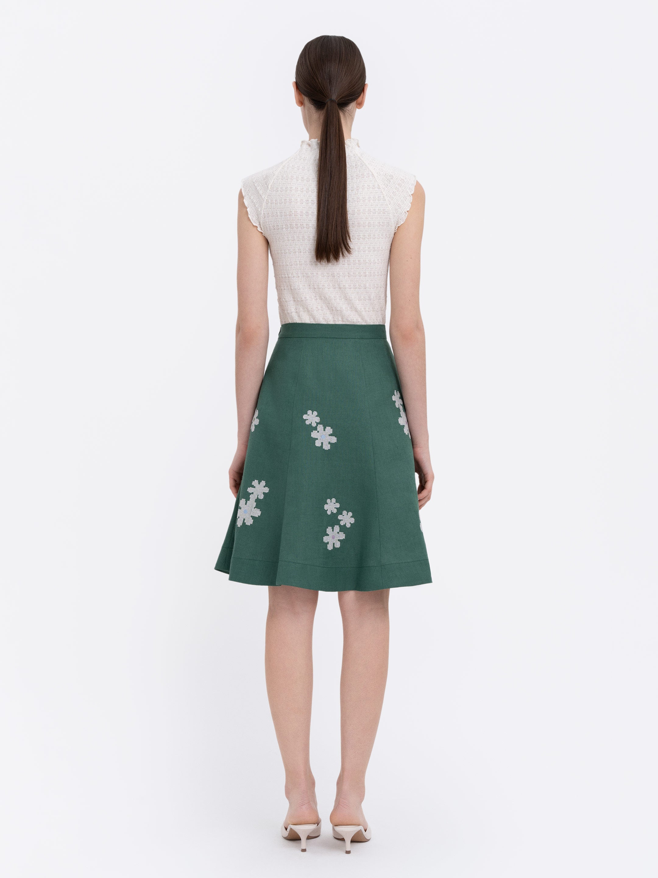 Green‑coloured embroidered skirt  “Oda”
