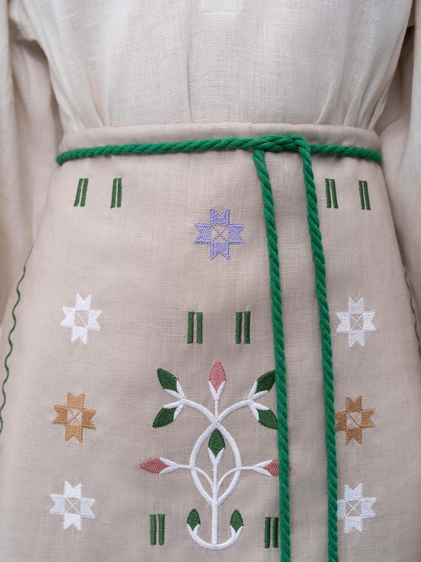 Apron with colored tassels "Rozmay"