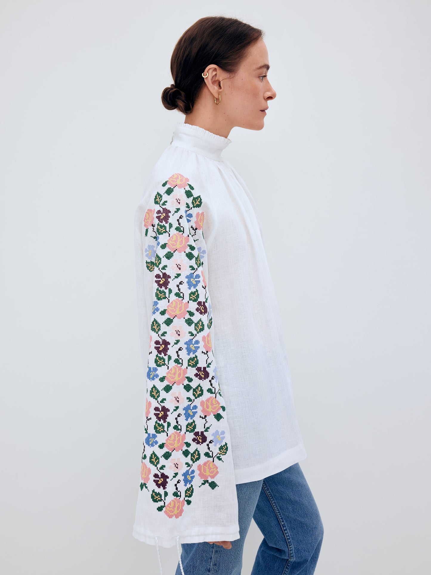 Linen shirt with floral ornament "Bouquet"